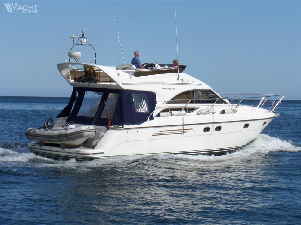 Sea Shanty at Anchor